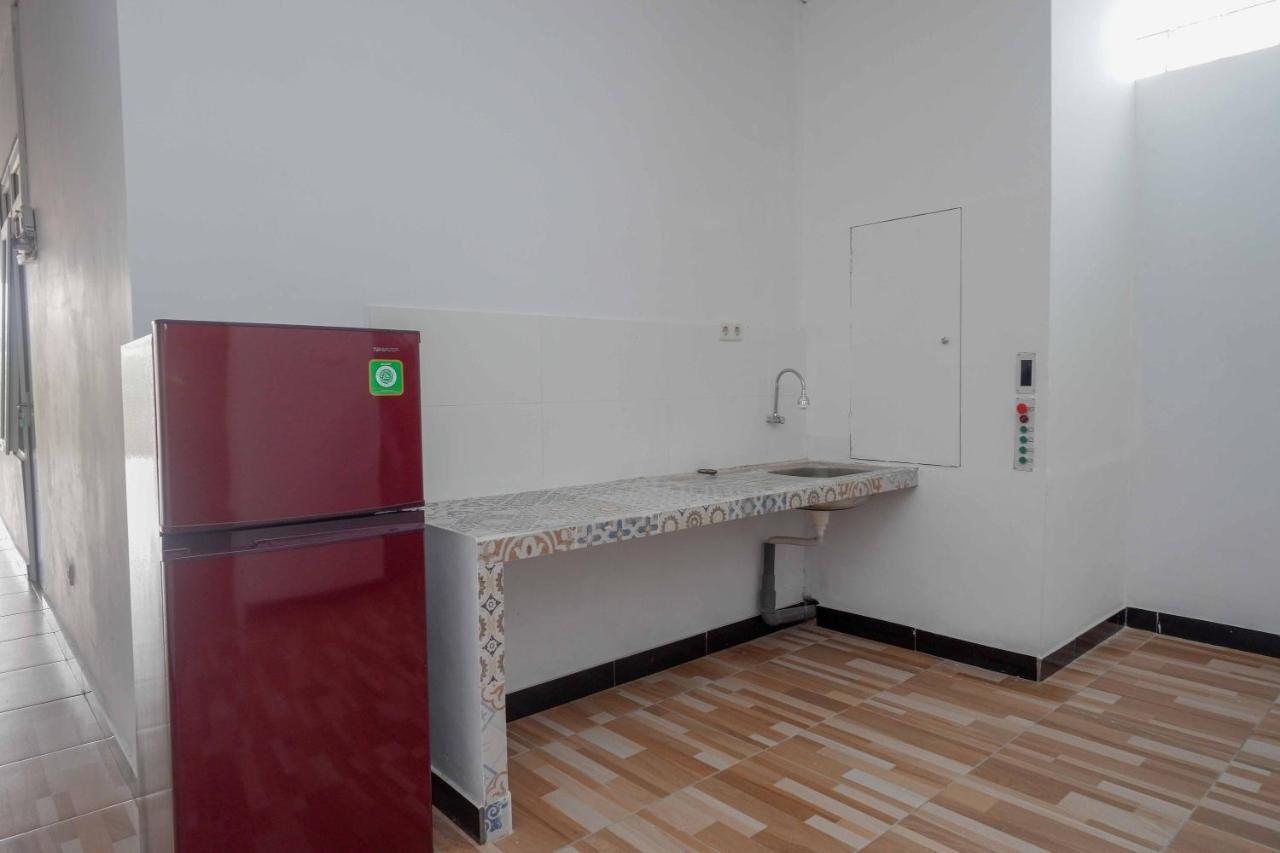 Reddoorz Plus Near Patung Kuda Undip Jatingaleh Екстер'єр фото