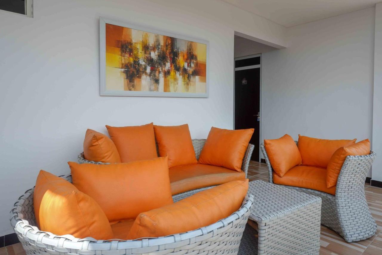 Reddoorz Plus Near Patung Kuda Undip Jatingaleh Екстер'єр фото
