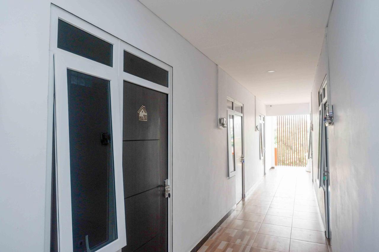 Reddoorz Plus Near Patung Kuda Undip Jatingaleh Екстер'єр фото