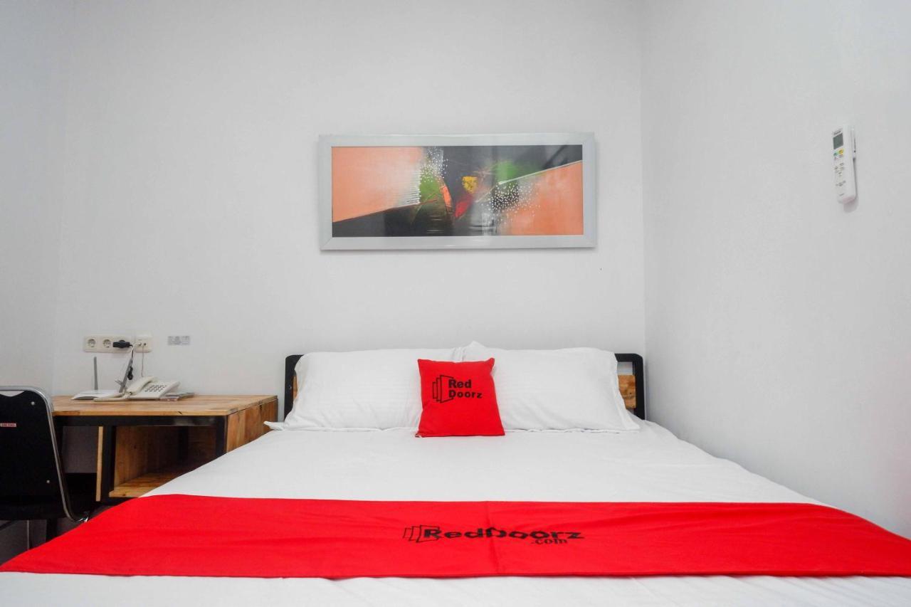 Reddoorz Plus Near Patung Kuda Undip Jatingaleh Екстер'єр фото