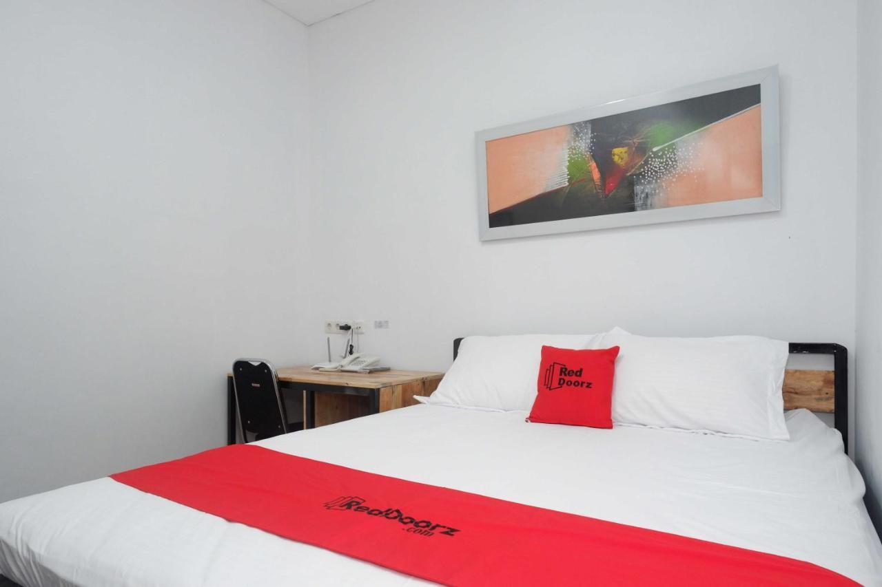 Reddoorz Plus Near Patung Kuda Undip Jatingaleh Екстер'єр фото