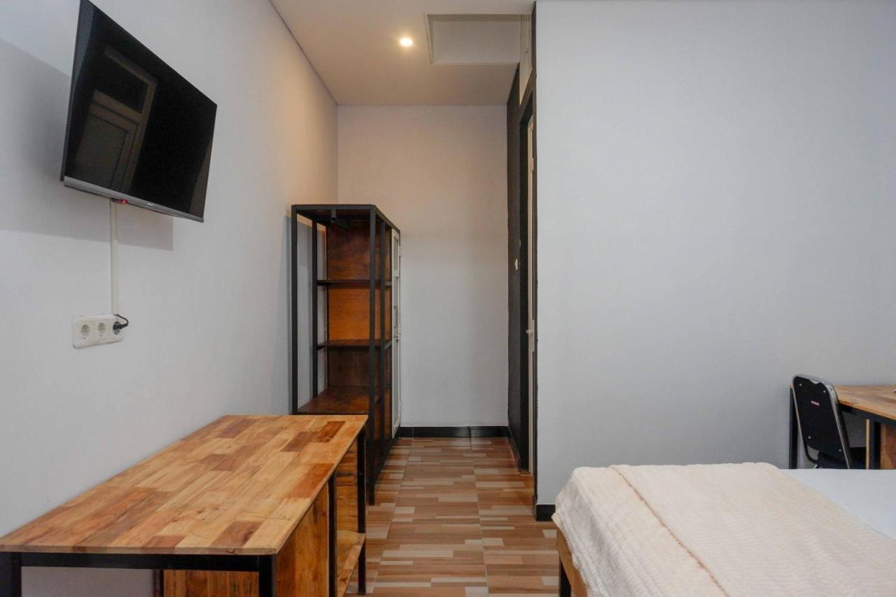 Reddoorz Plus Near Patung Kuda Undip Jatingaleh Екстер'єр фото