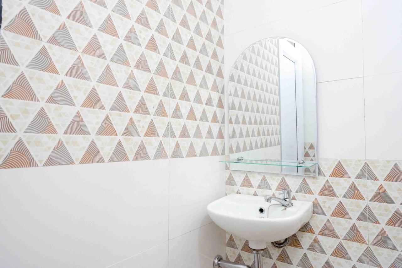 Reddoorz Plus Near Patung Kuda Undip Jatingaleh Екстер'єр фото