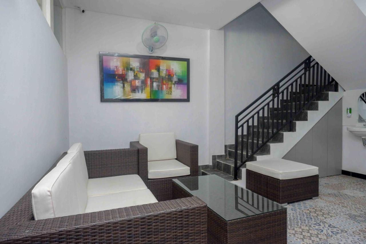 Reddoorz Plus Near Patung Kuda Undip Jatingaleh Екстер'єр фото