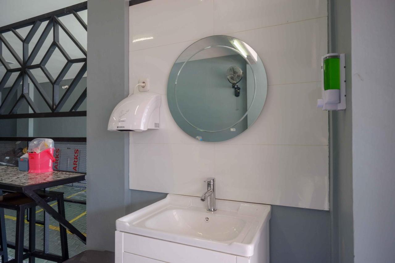 Reddoorz Plus Near Patung Kuda Undip Jatingaleh Екстер'єр фото